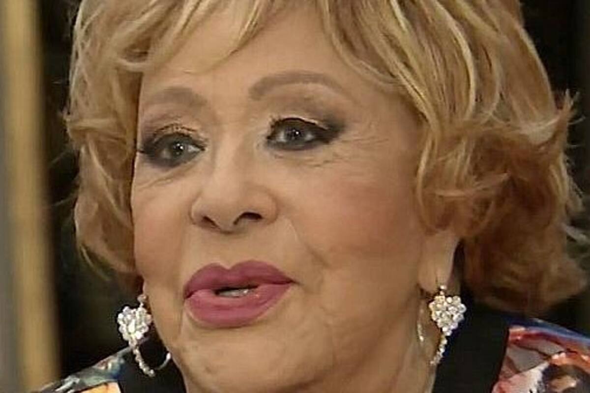 Silvia Pinal recibe primera dosis de vacuna contra la Covid-19