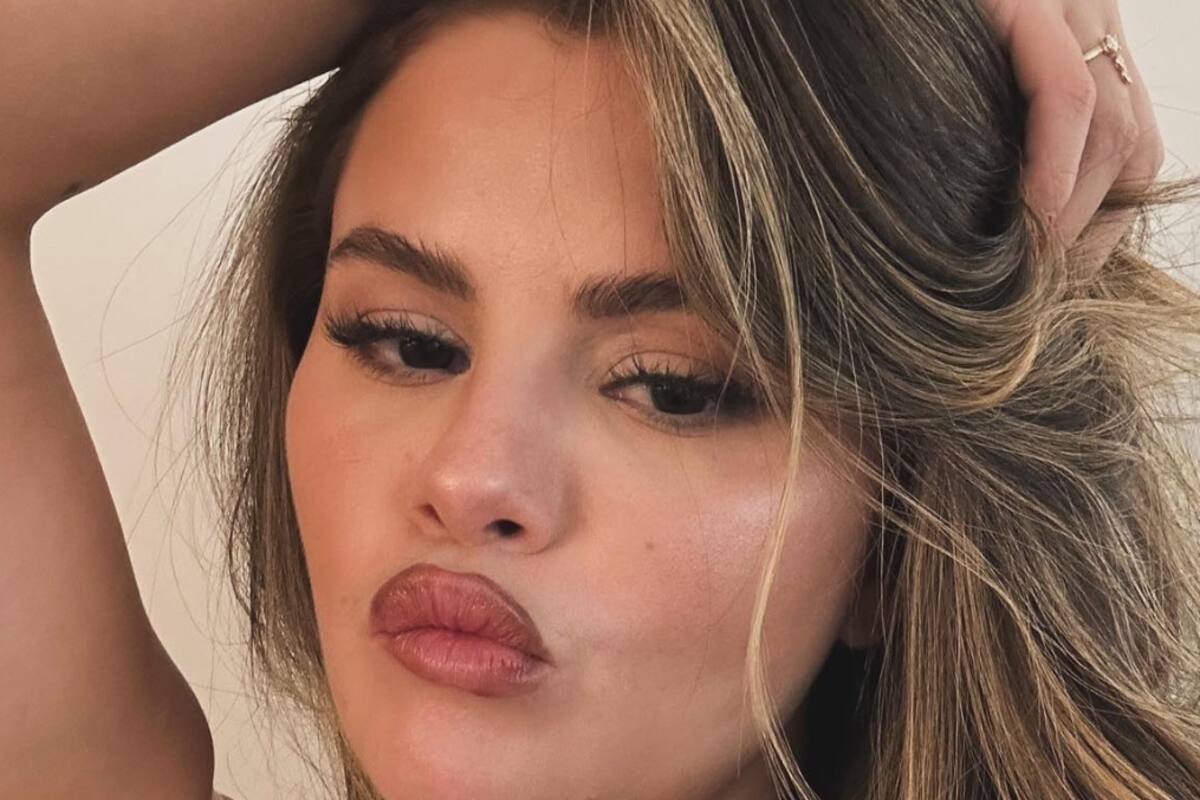 Selena Gómez se arrepiente y borra fotos sexys debido a críticas sobre su físico