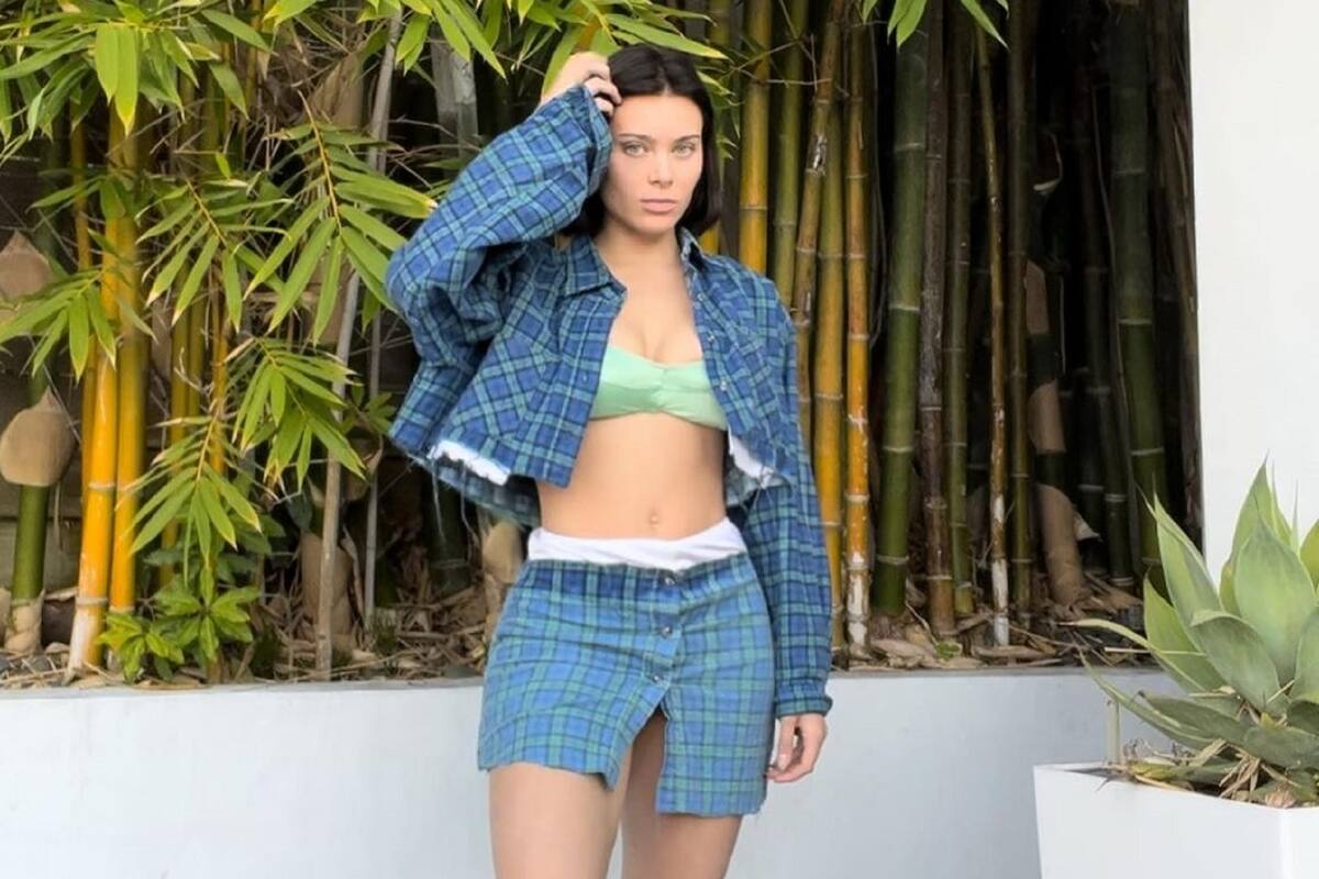 Lana Rhoades presume cuerpazo en sugerente pose