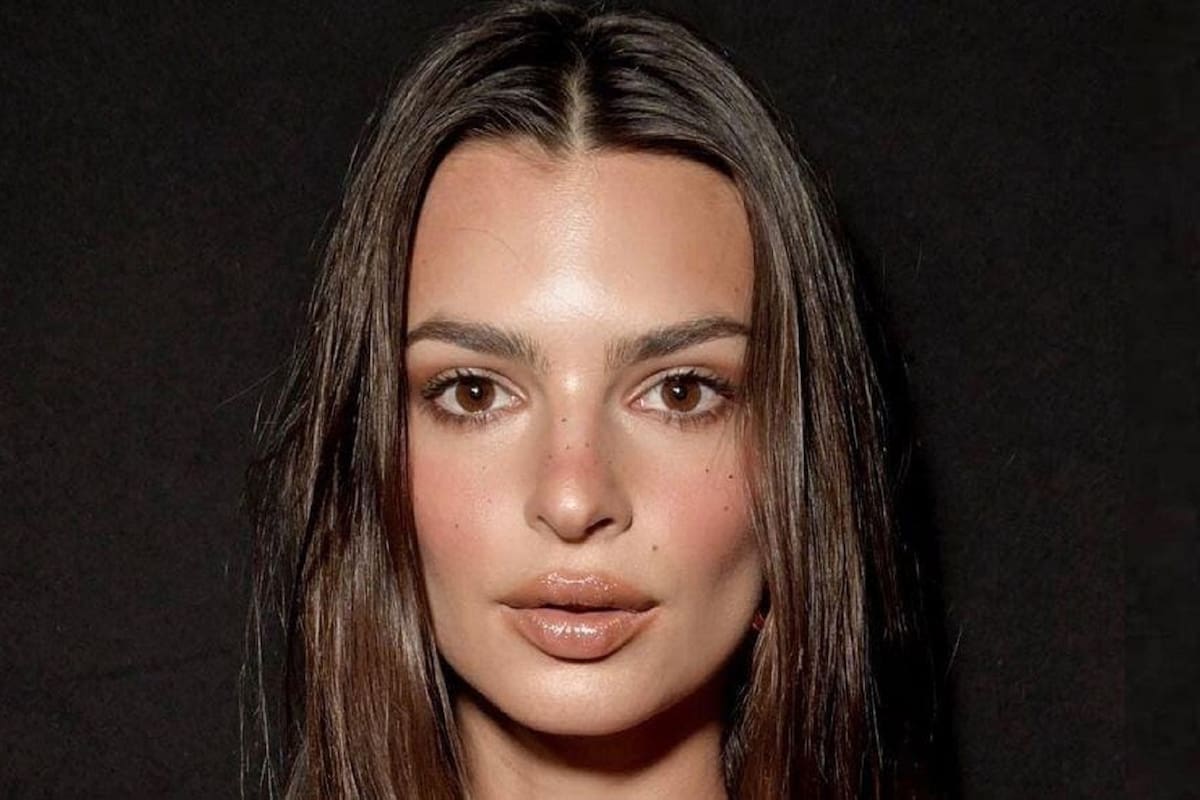 Emily Ratajkowski celebra sus 30 años con su sensacional bikini de sirena en la playa