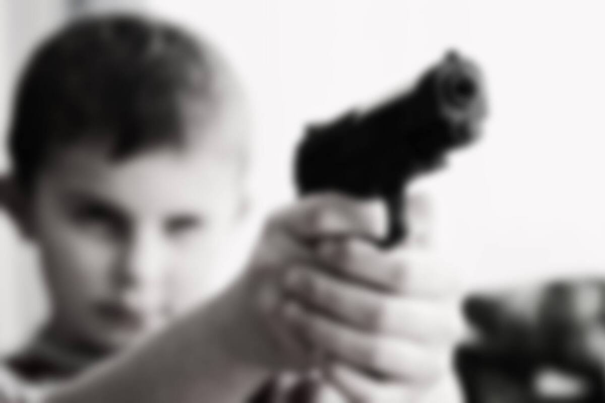 VIRAL: Niño asalta y amenaza de muerte a un transeúnte en Ciudad de México