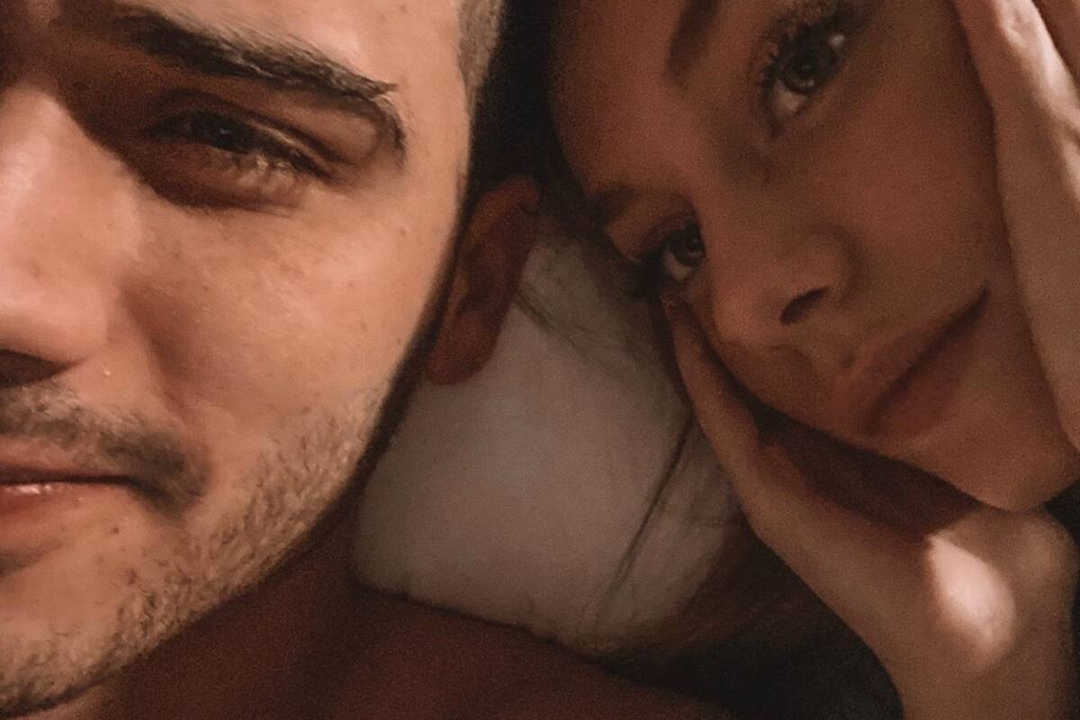 VIDEO: Ester Expósito derrocha amor junto a Alejandro Speitzer en la playa