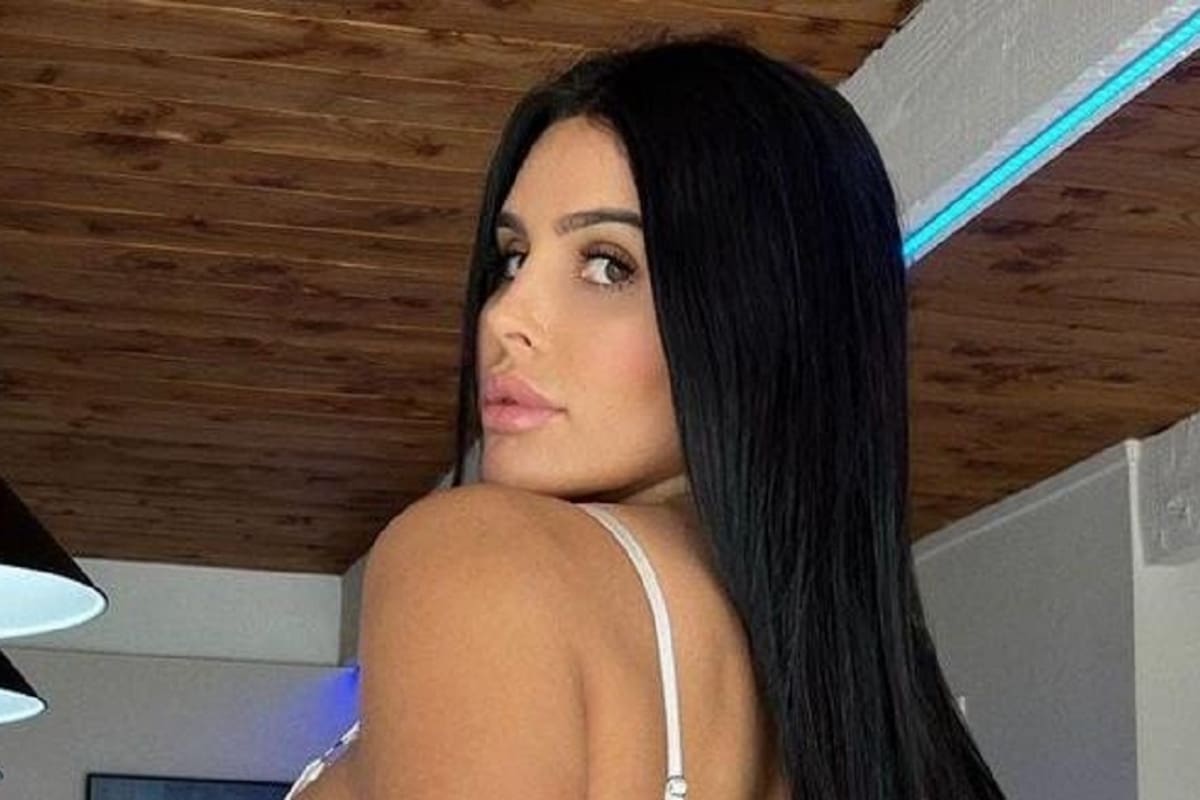 Lily Adrianne deja atónitos a sus seguidores de Instagram con su ropa interior