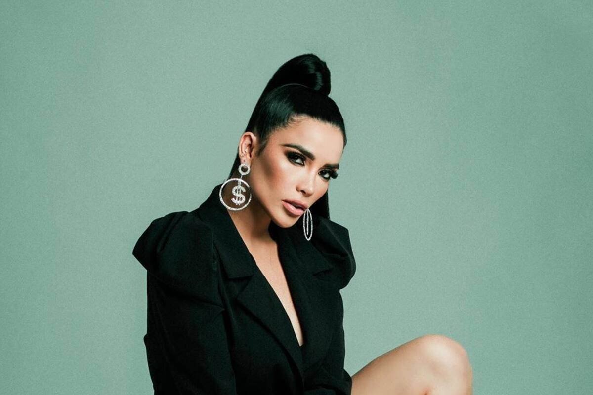 ¡Qué cuerpazo! Dania Méndez presume su figura en diminuto bikini negro