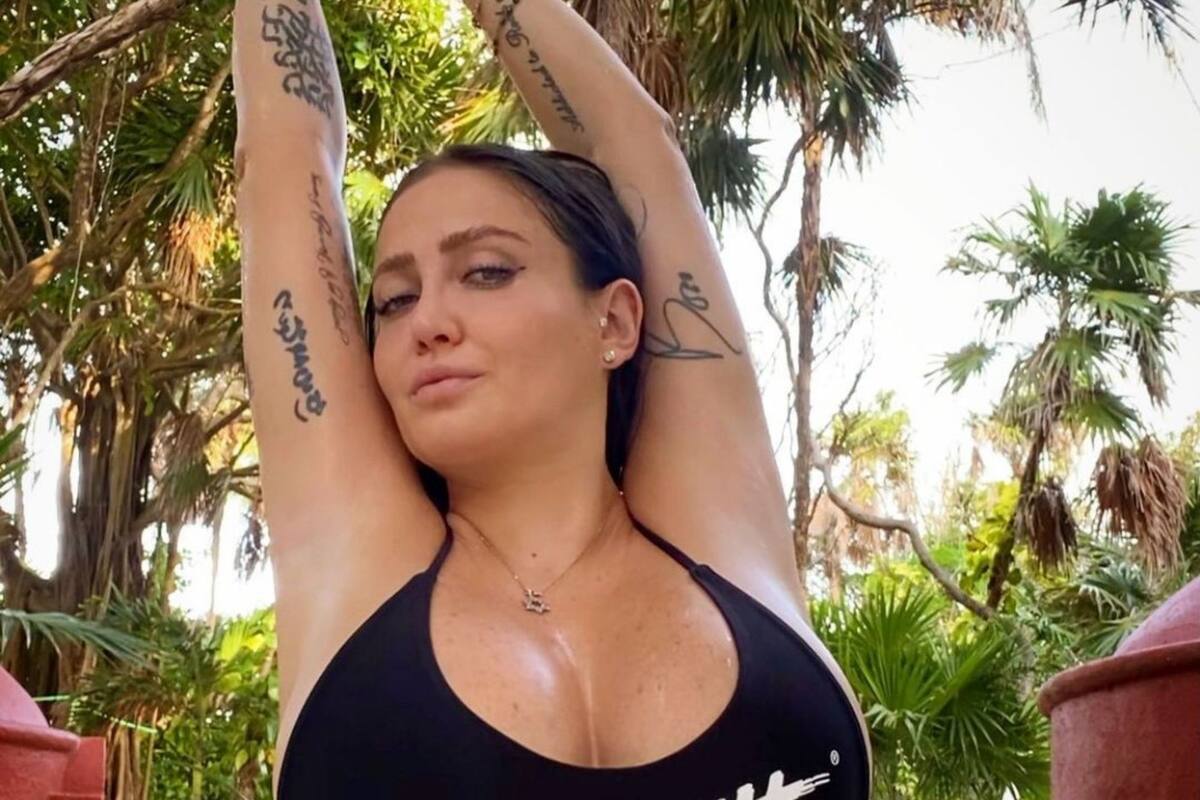 Celia Lora deleita a sus fans en Acapulco