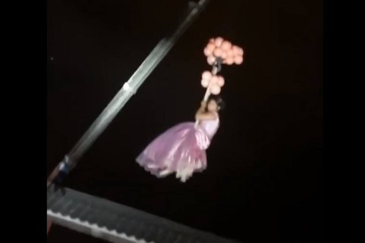 VIDEO VIRAL: Quinceañera llega a su fiesta colgada de una grúa