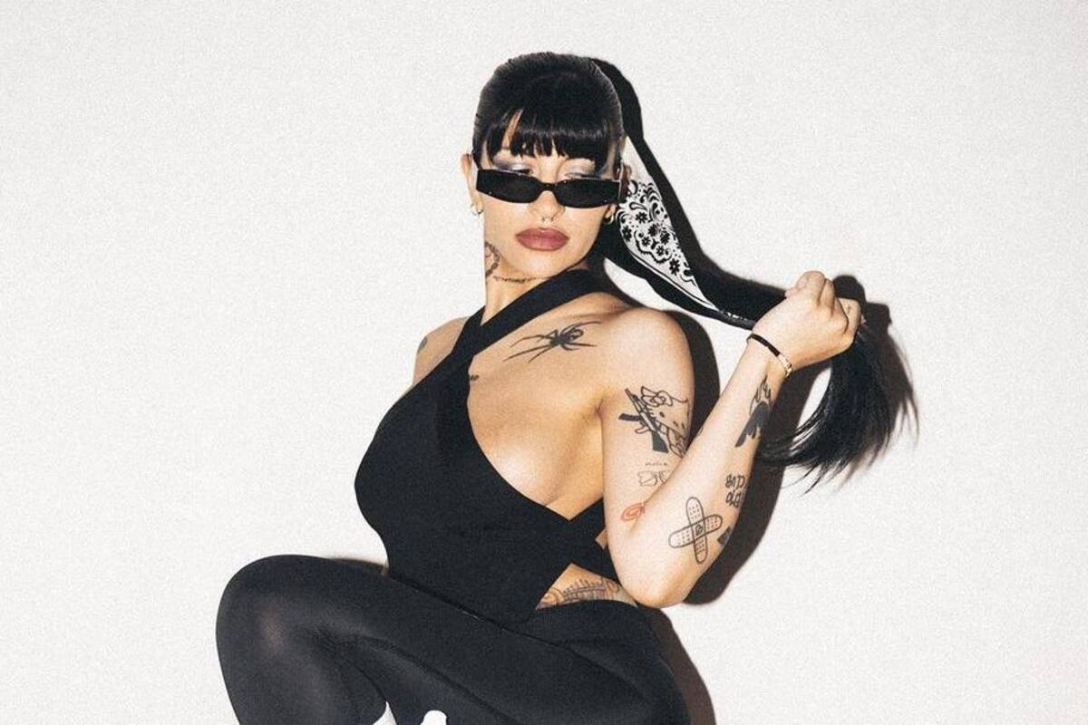 Cazzu sorprende con su figura y su línea de calzado tras ser madre