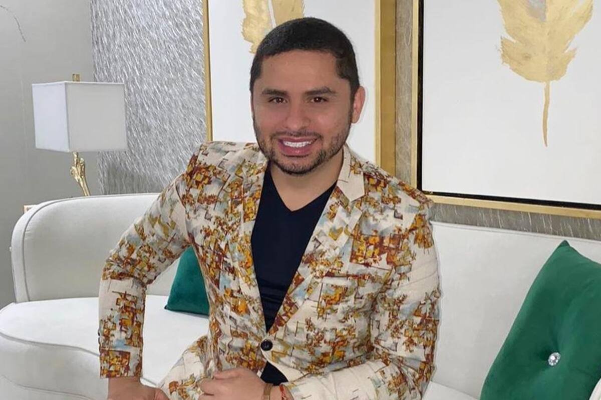 Larry Hernández causa euforia al probar leche materna