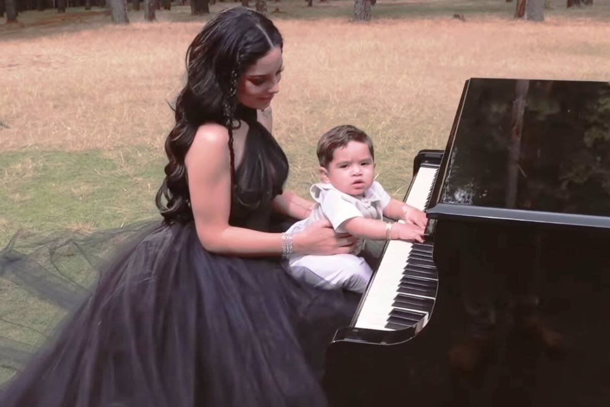 "Incondicional": Kimberly Loaiza y JD Pantoja le hacen una canción a Juanito por su primer añito