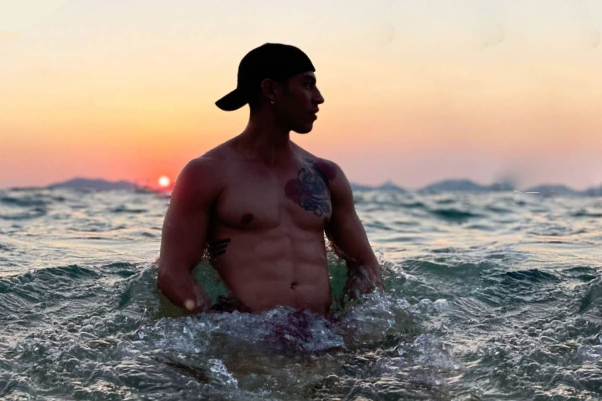 Robbie Mora enseña su tremendo atributo en Twitter y anuncia su OnlyFans