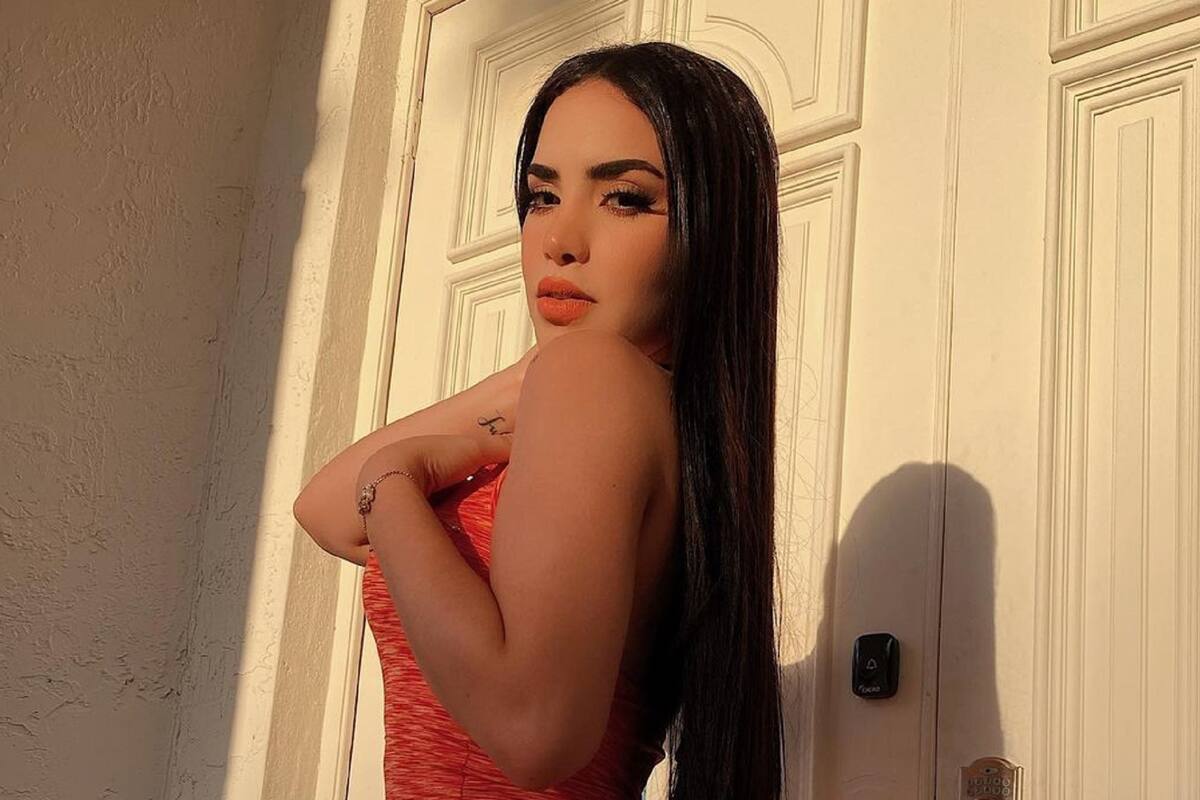 Con entallado vestido, Kimberly Loaiza menea su retaguardia en Instagram