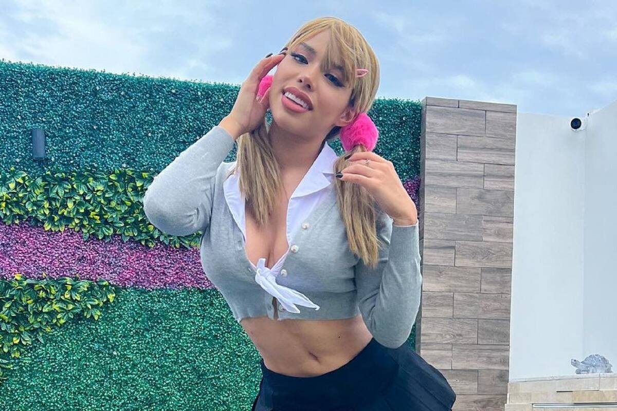 Yeri Mua roba miradas vestida de Britney Spears para Halloween