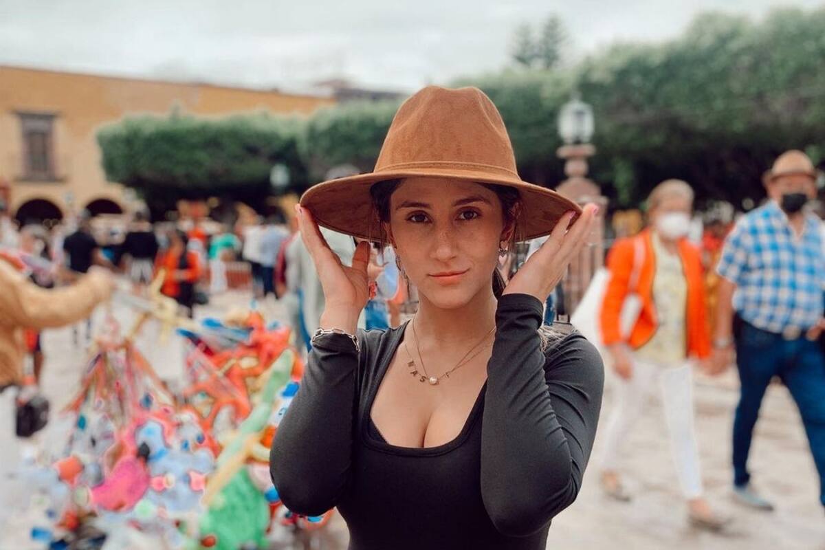 Nashla presume sus atributos en pronunciado escote