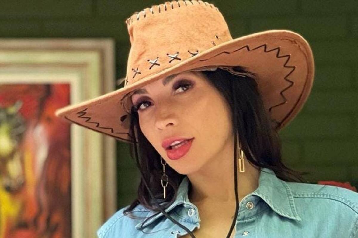 Neiva deja con la boca abierta a sus seguidores con su ropa interior morada