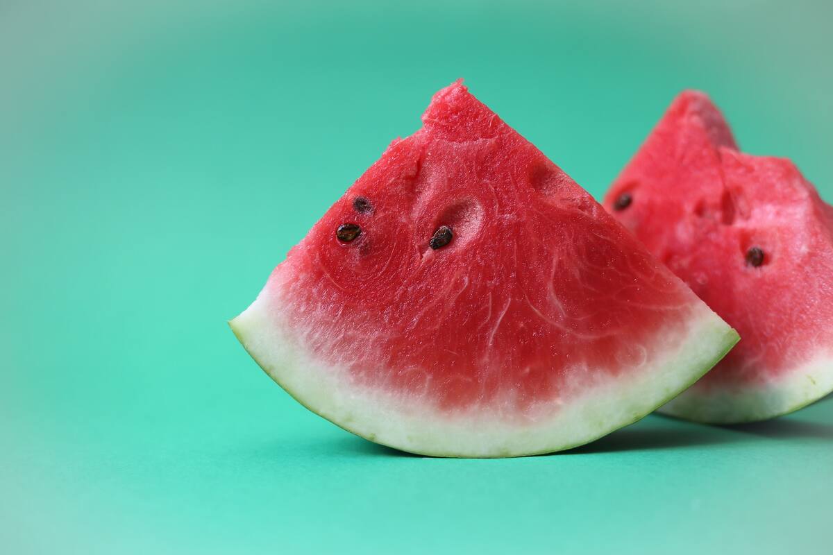 TikTok: Descubren a vendedora de frutas poniéndole endulzante a sandía