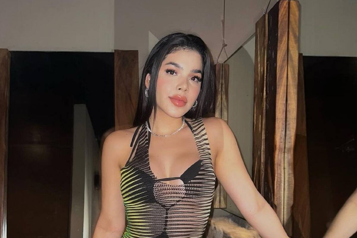 Kenia Os presume cuerpazo a bordo de un yate en playas de Mazatlán