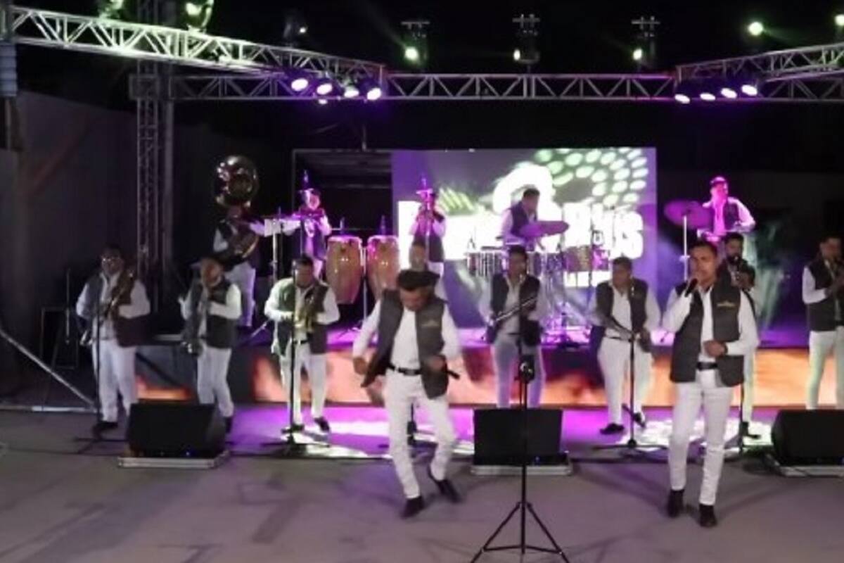 Músico de la Banda Tres Ríos es aplastado por una pantalla LED al grabar video musical