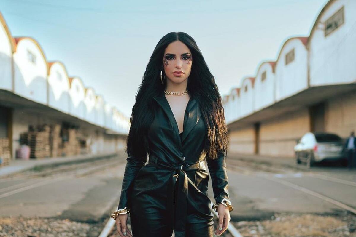 Secuestran a Kimberly Loaiza en su primera película; publican el detrás de cámaras