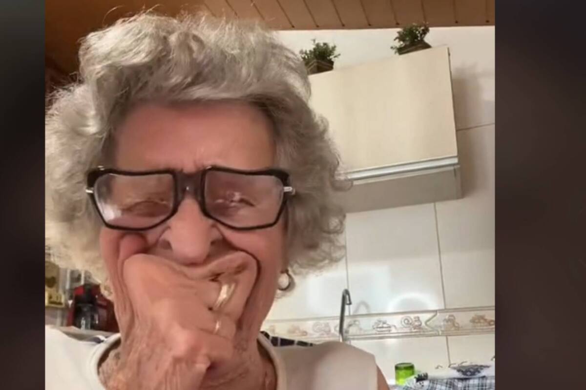 VIRAL: Señoras ríen a carcajadas usando filtros de TikTok