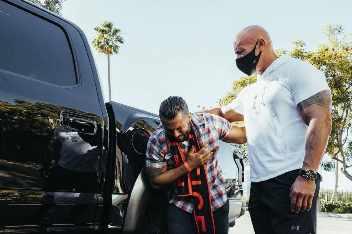 VIDEO VIRAL: "La Roca" le regala su auto a un fan: "Se merece mucho más que mi camioneta"