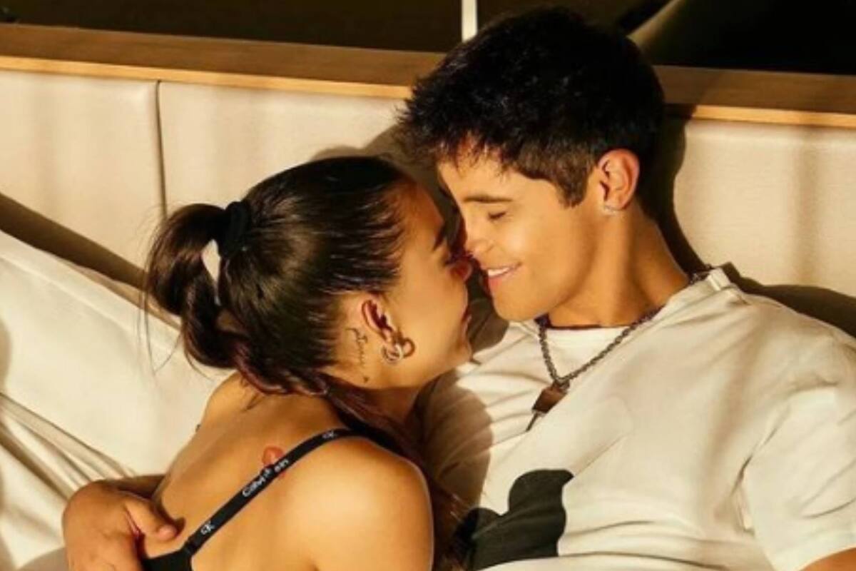 Danna Paola y Alex Hoyer posan en ropa interior y las redes se encienden