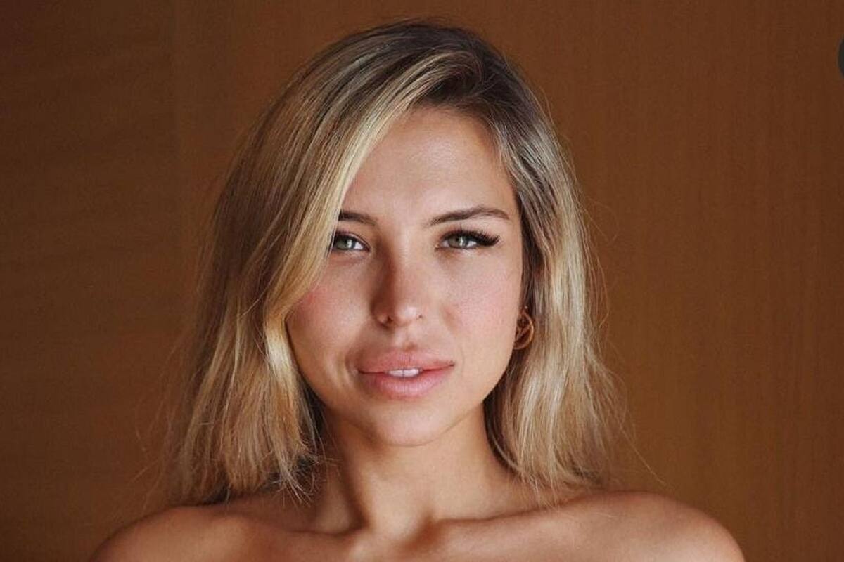 Natalia Garibotto resalta su escultural figura con candente bikini rosa