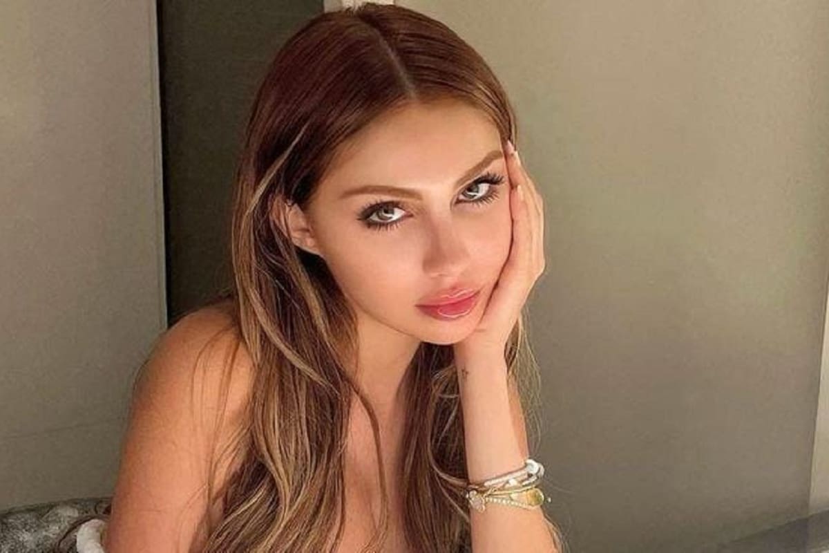 Alexa Dellanos deslumbra a sus seguidores modelando su bikini