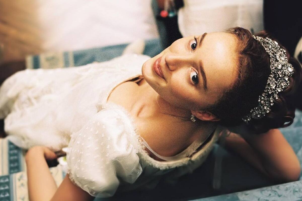 ¿Phoebe Dynevor también deja la serie "Bridgerton"?