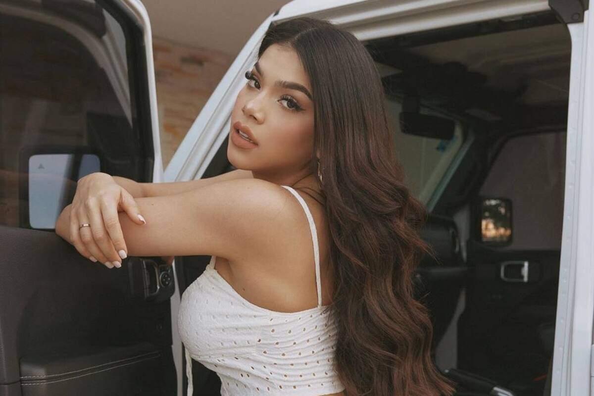 Kenia Os muestra sus desbordantes encantos en bikini