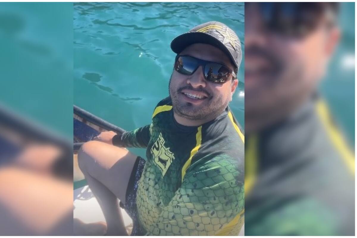 Julión Álvarez disfruta de las playas de San Carlos y se lleva una sorpresa con un vendedor local