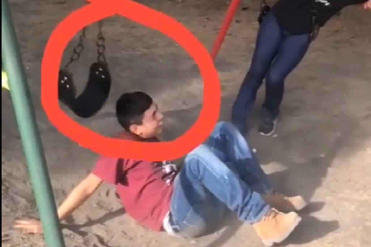 VIDEO VIRAL: Joven se cae tras saltar de un columpio y recibe golpazo del asiento