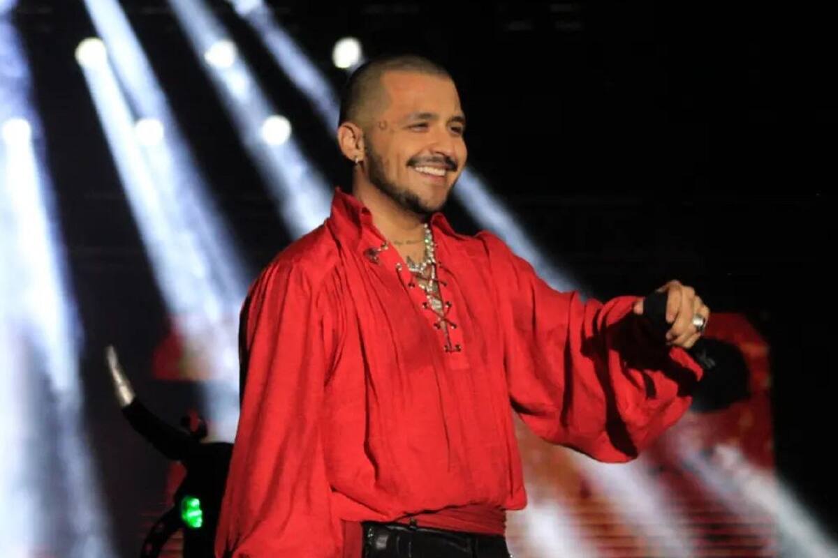 Christian Nodal vuelve a sorprender con su nuevo look, ahora pelón