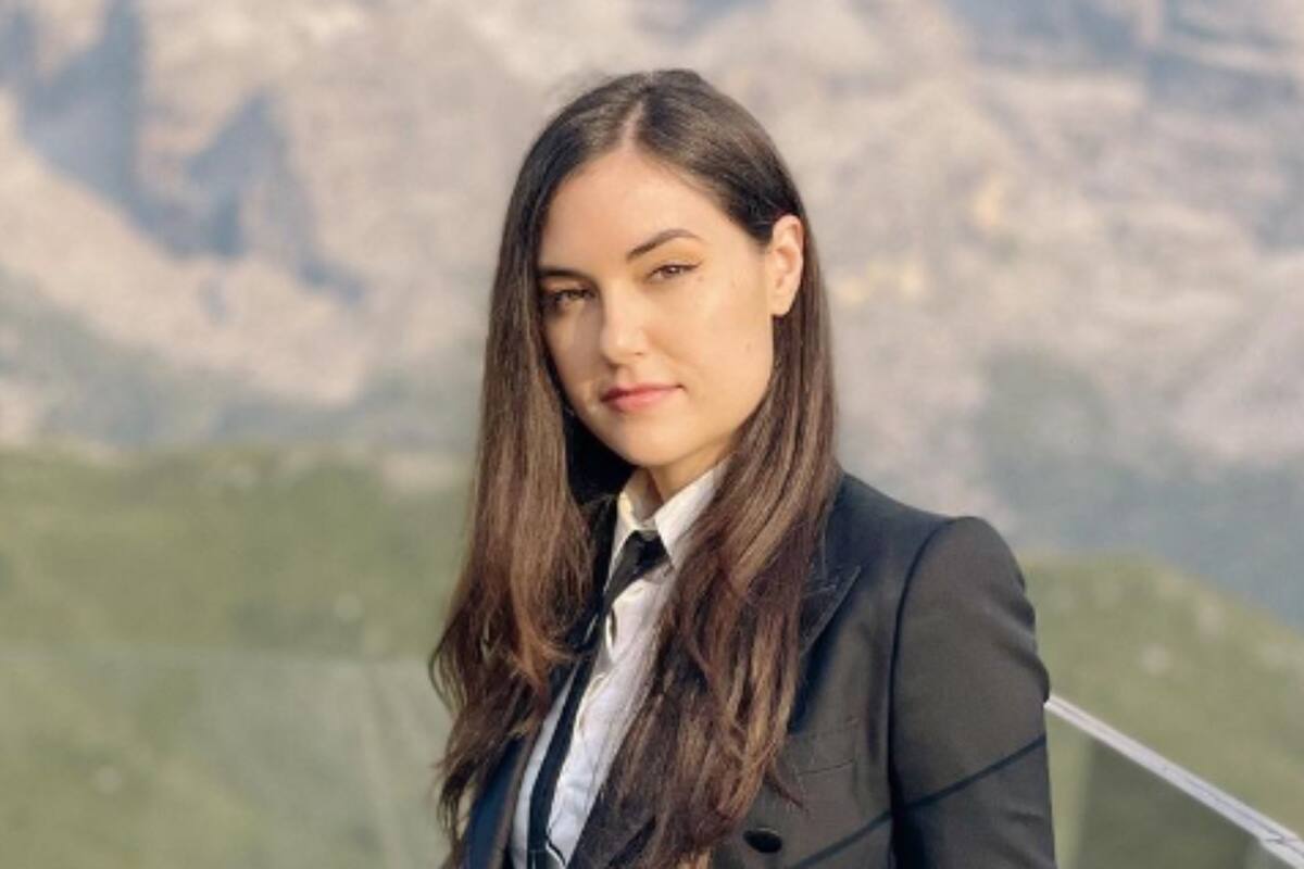 Sasha Grey porta camisa del Club Guadalajara y expresa que es Chiva de corazón