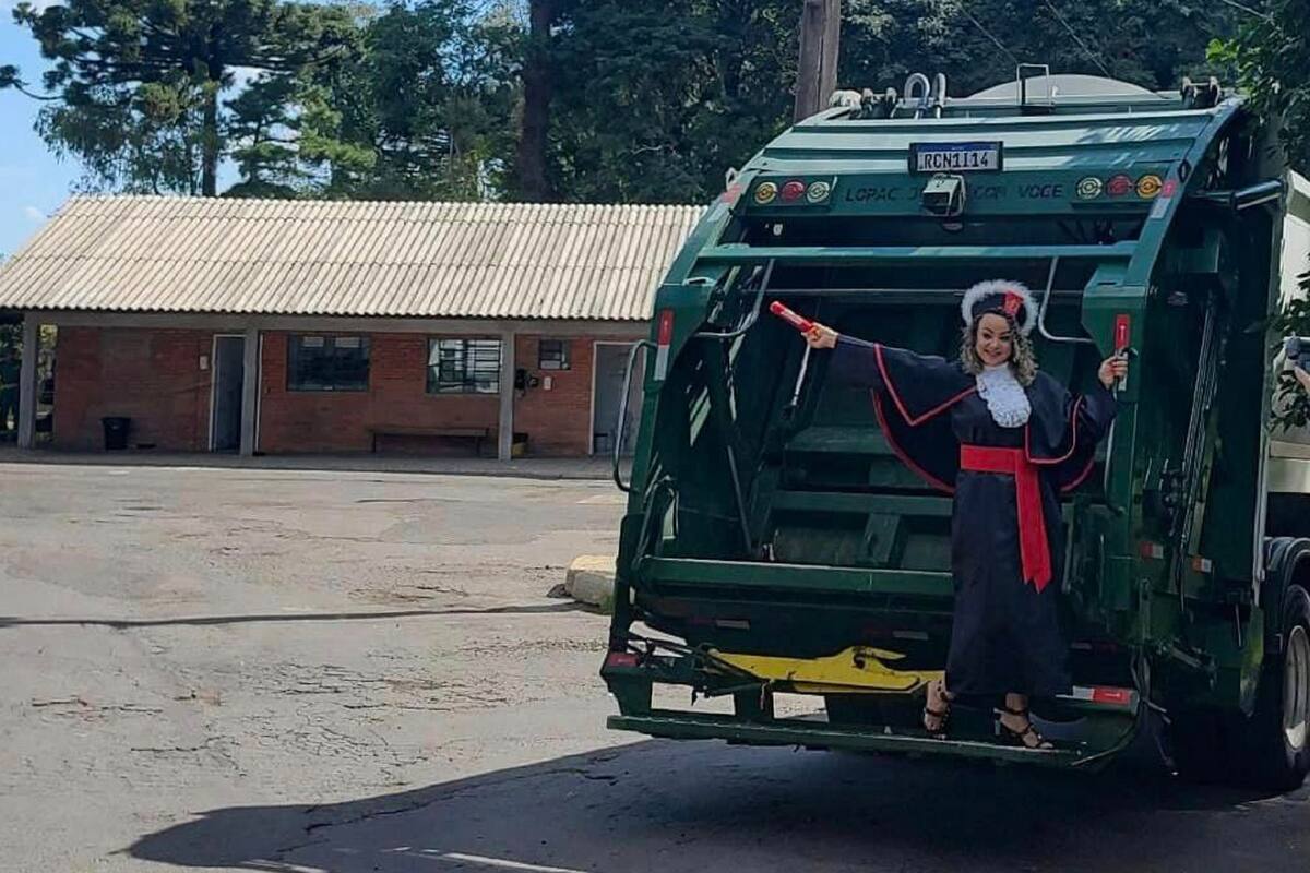 Madre recolectora de basura se gradúa como abogada: "Que mi historia inspire a personas como yo"