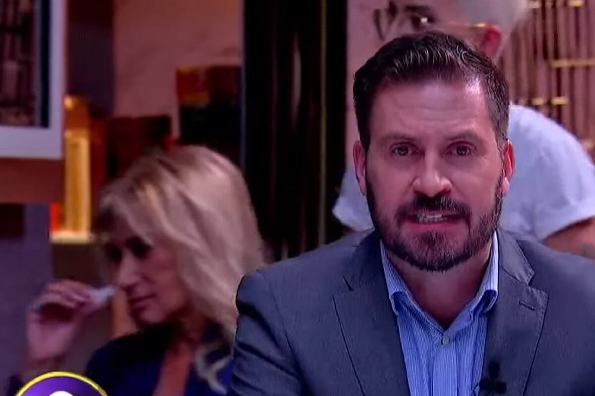 Adela Micha se pone mal en pleno en vivo de YouTube