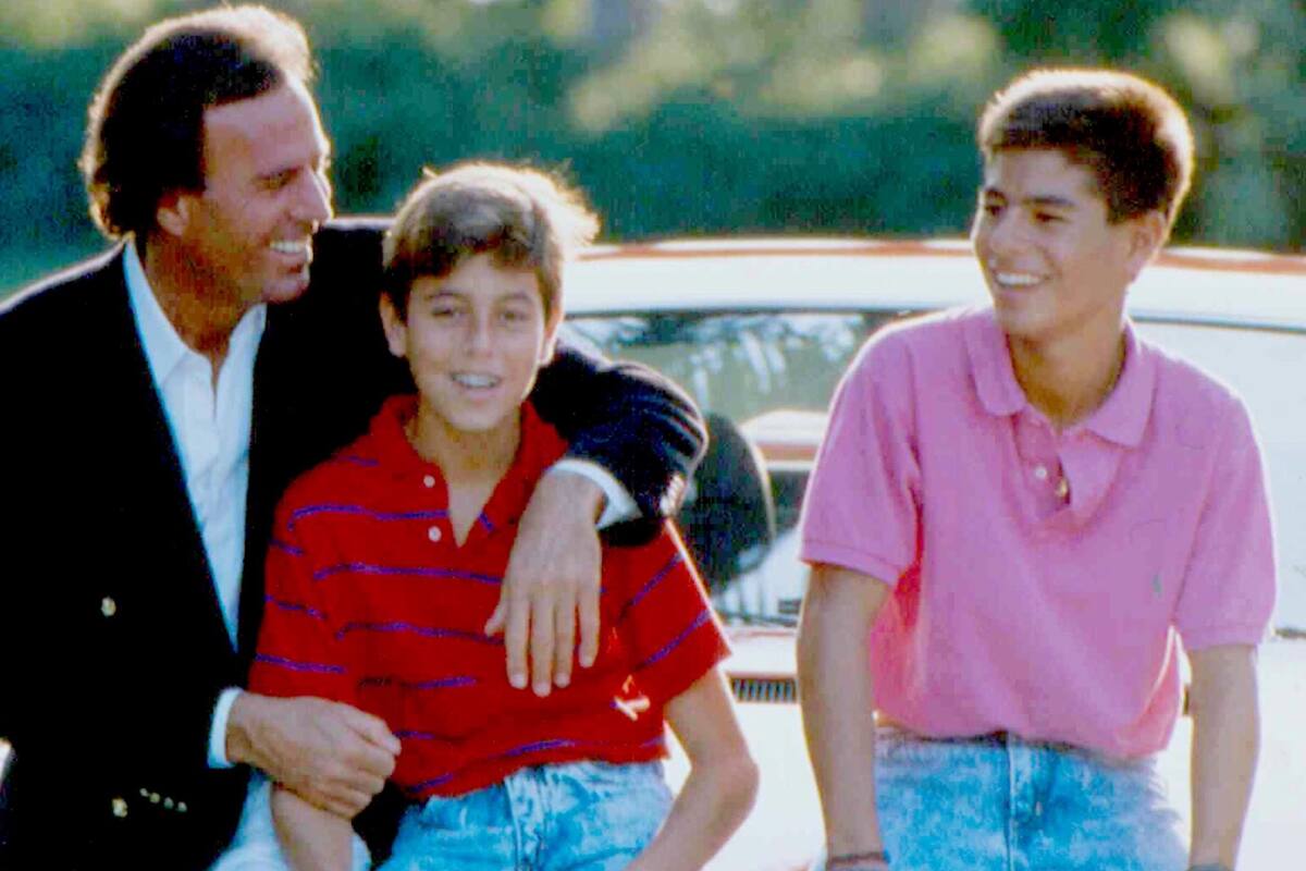 Julio Iglesias se une a la lista de famosos que cuenta con su propia bioserie