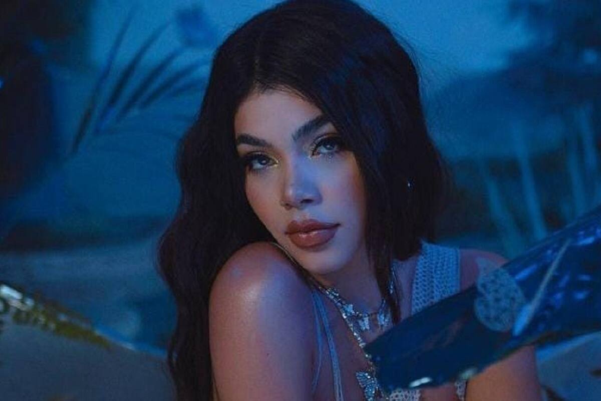 Kenia Os rompe récord de reproducciones en Spotify con su primer disco