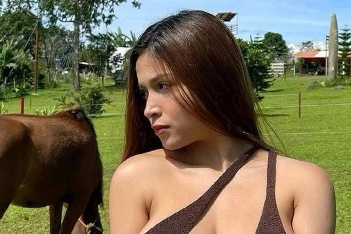 Pandora Kaaki se roba las miradas de sus fans con llamativo vestido