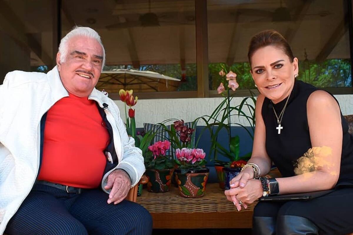 Vicente Fernández pide disculpas a fan que le tocó el pecho "no lo hice con la intención"