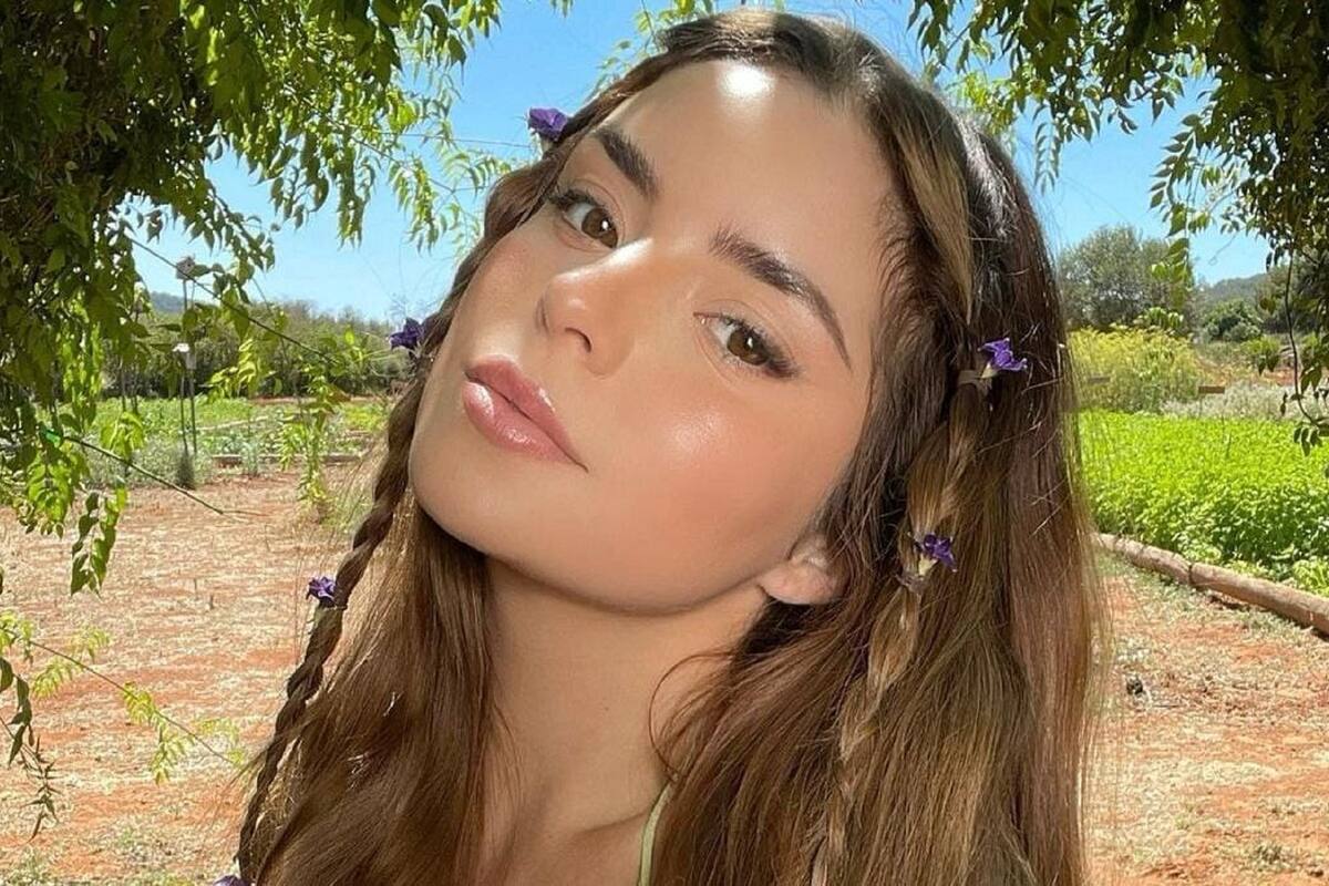 Demi Rose causa sensación al lucir sus grandes encantos con ajustado atuendo negro