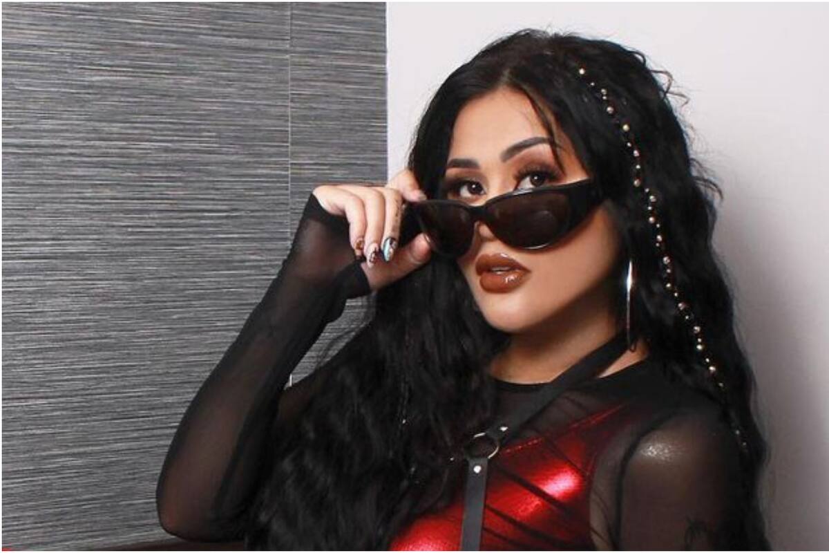 Gomita enciende las redes sociales con su impactante outfit en un trend de TikTok