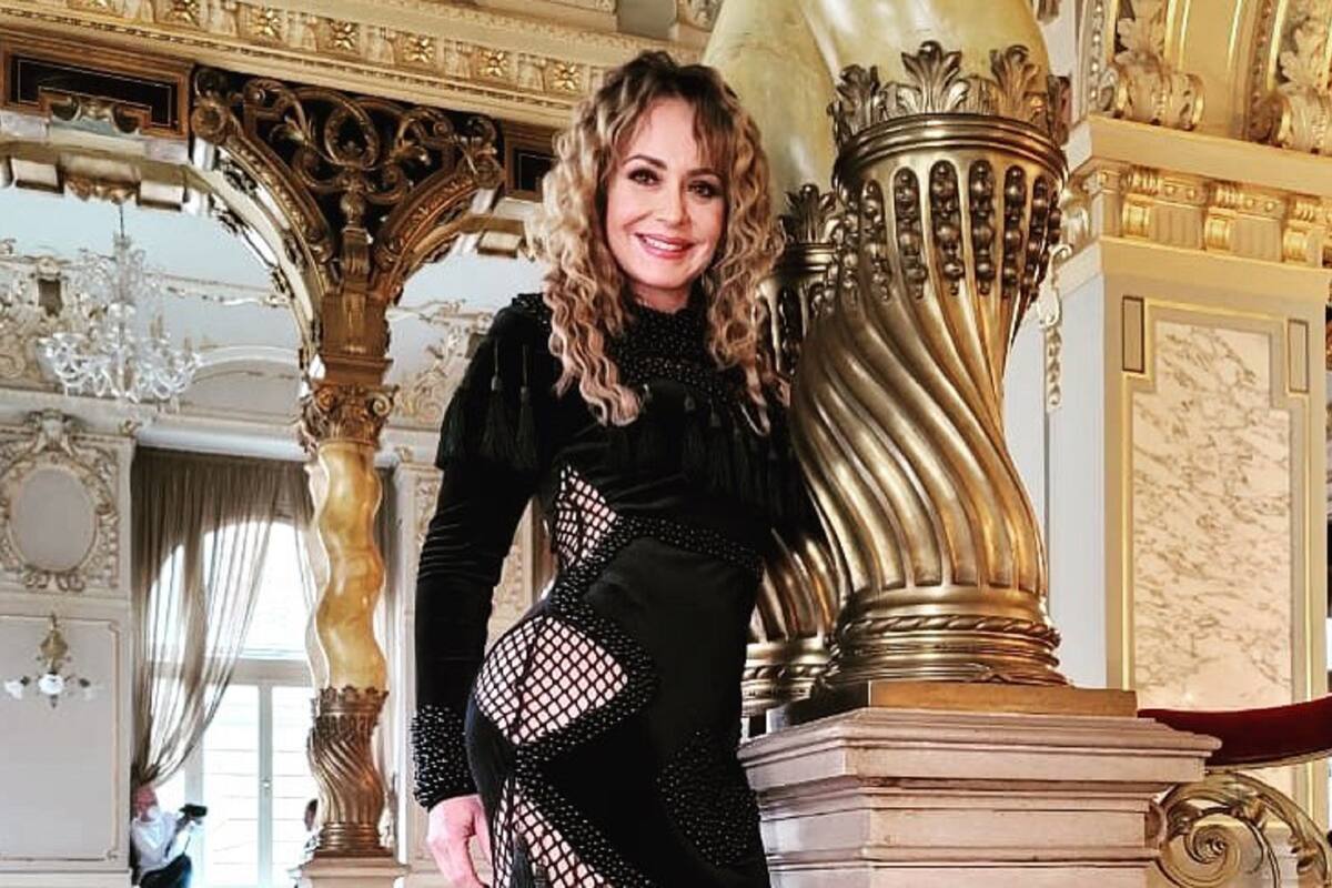 Gaby Spanic enseña sus grandes encantos con body dentro del camerino de "Si nos dejan"