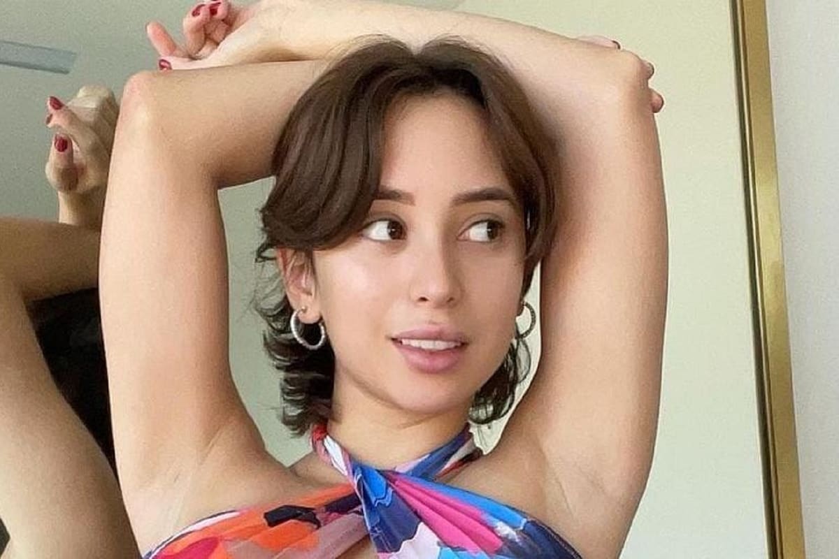 Verónica Perasso impacta a sus seguidores al modelar su escultural figura en bikini