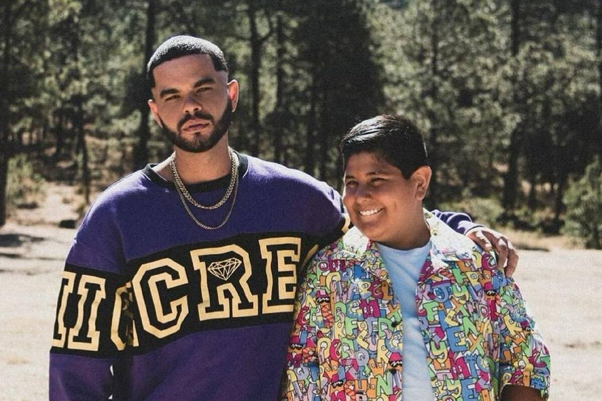 Con su sonrisa pícara, "Niño del Oxxo" participa en video musical del cantante venezolano Nibal