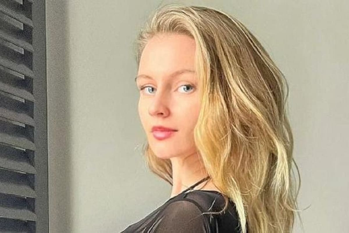 Vera Dijkmans toma por sorpresa a sus fans con su diminuto bikini azul en Instagram