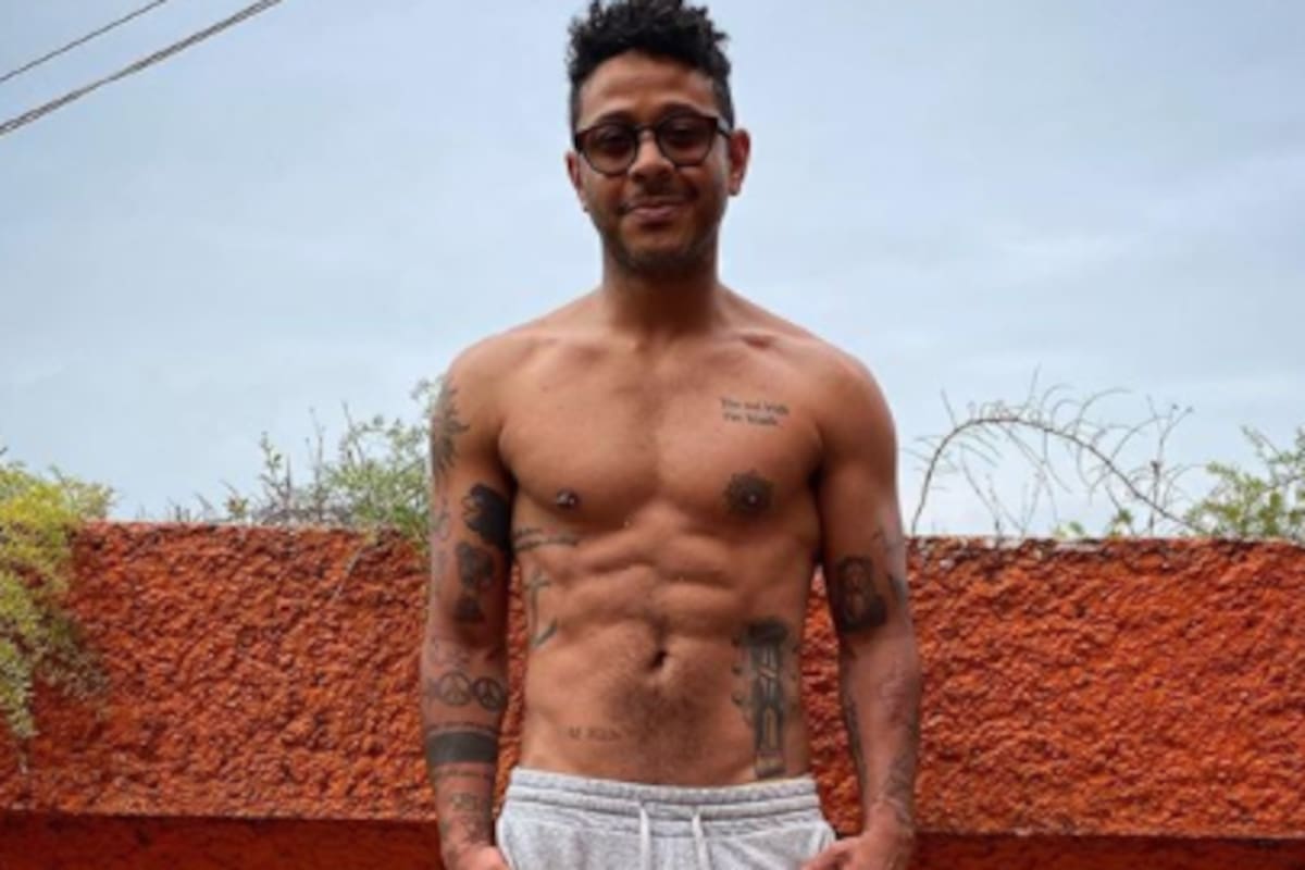 Kalimba sorprende al mostrar sus perfectos abs ¡sin camiseta!