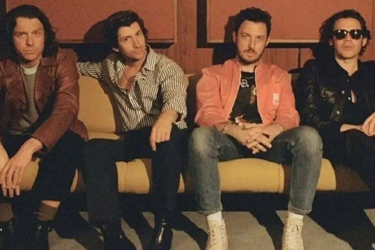 Arctic Monkeys revela la fecha de estreno de su séptimo disco: “The Car”