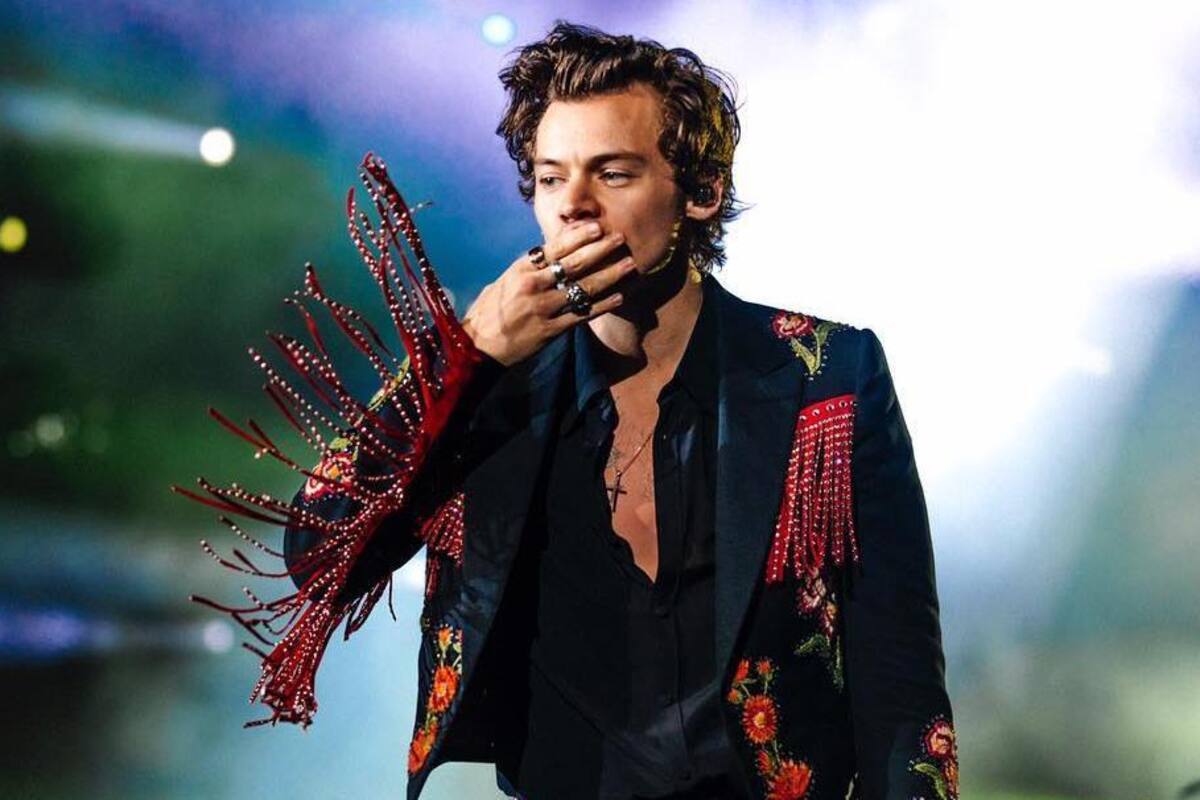 Salma Hayek felicita a Harry Styles por su cumpleaños ¿compañeros en “Eternals”?