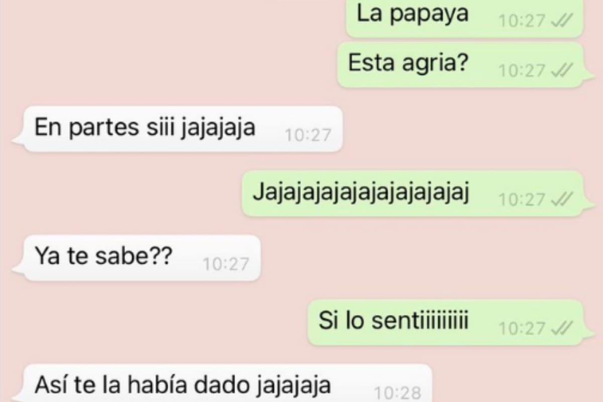 Madre le da papaya podrida a su hija que tiene Covid-19