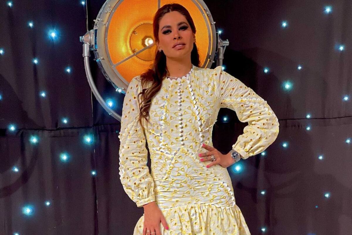 Galilea Montijo muestra sus encantos en diminuto bañador